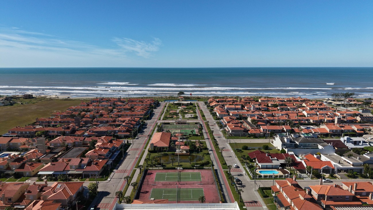 Casa em condomínio 4 dormitórios à venda no bairro Villas Resort em Xangri-lá - imovel 35
